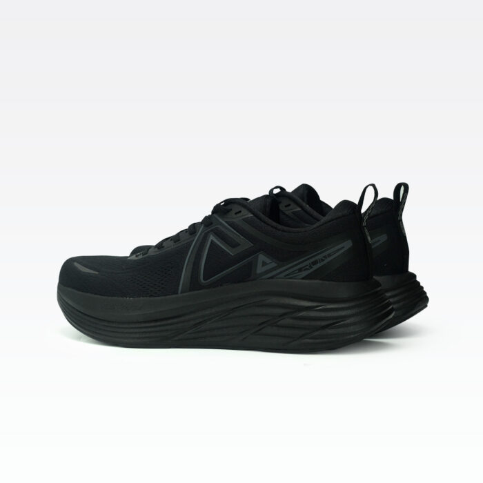 Peak Turbo All Black – Image 4